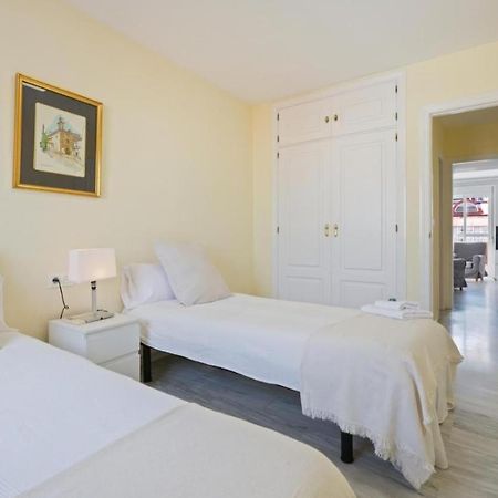 Apartamento En Calle Cuarteles De Dos Habitaciones Málaga Buitenkant foto