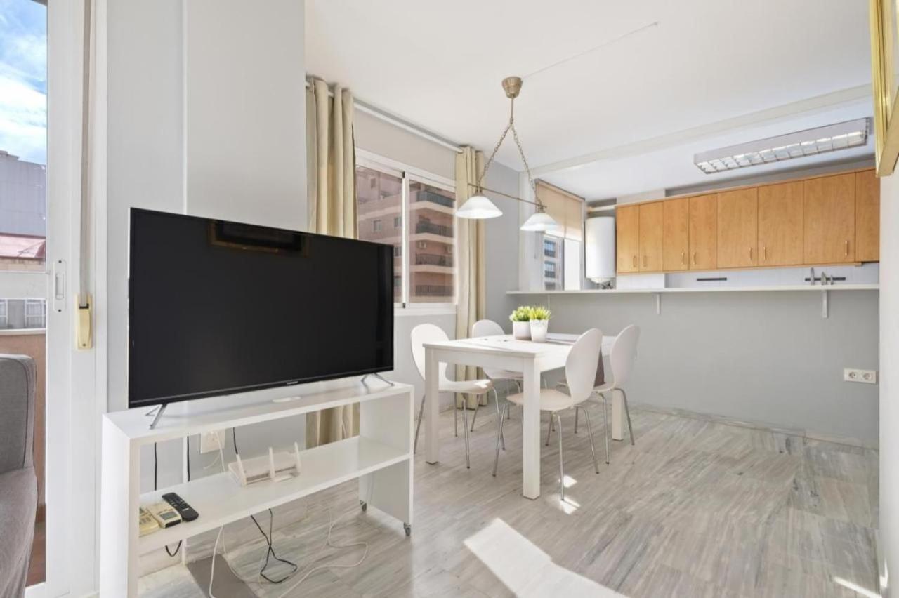 Apartamento En Calle Cuarteles De Dos Habitaciones Málaga Buitenkant foto