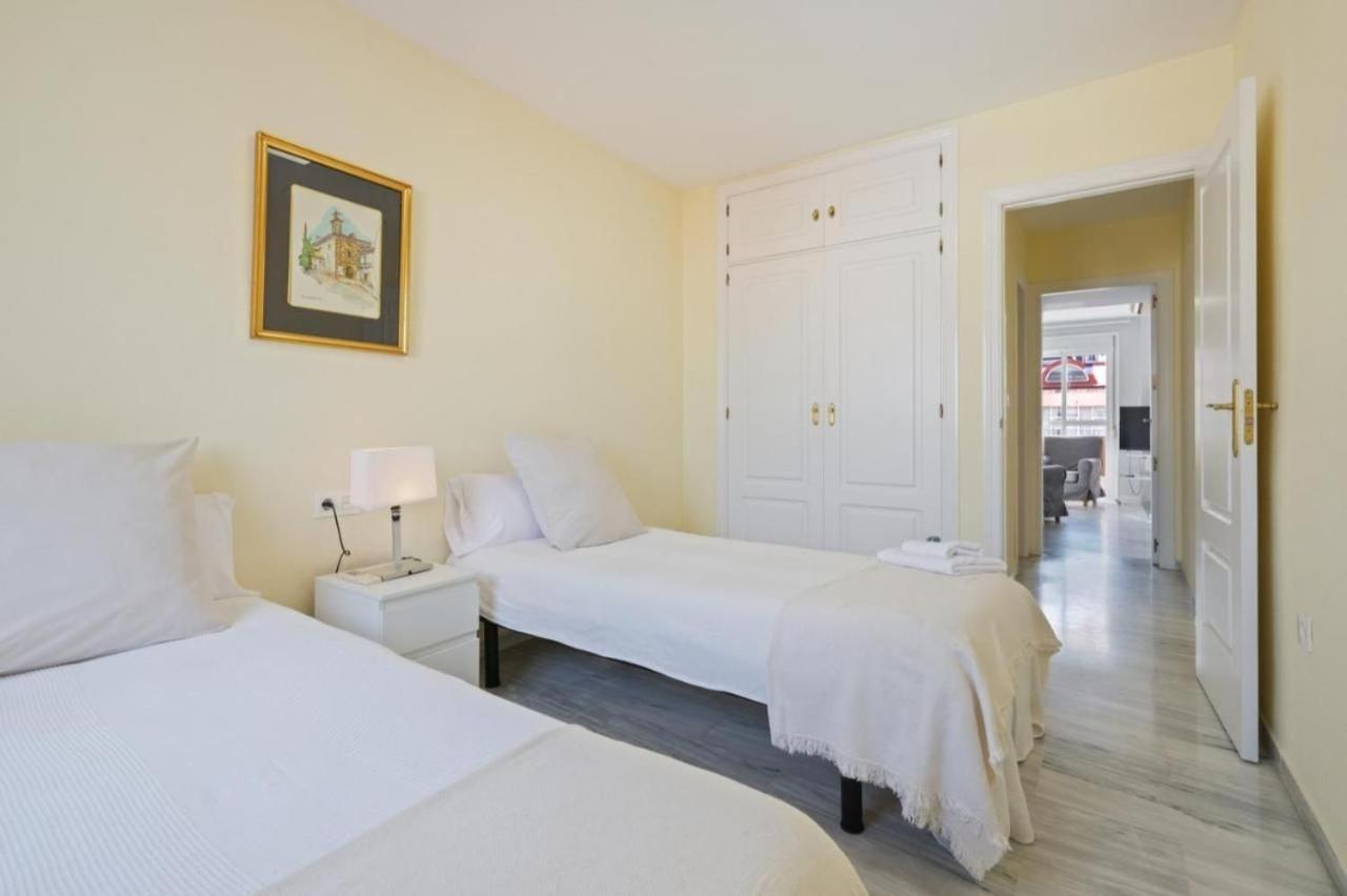 Apartamento En Calle Cuarteles De Dos Habitaciones Málaga Buitenkant foto