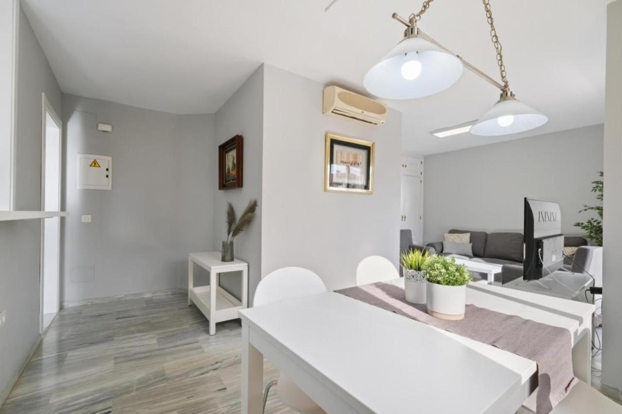 Apartamento En Calle Cuarteles De Dos Habitaciones Málaga Buitenkant foto