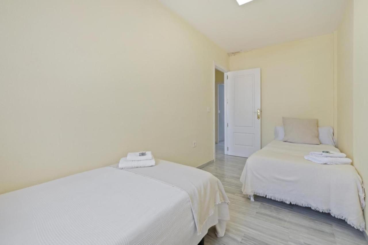 Apartamento En Calle Cuarteles De Dos Habitaciones Málaga Buitenkant foto