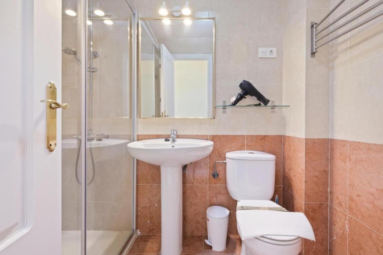 Apartamento En Calle Cuarteles De Dos Habitaciones Málaga Buitenkant foto